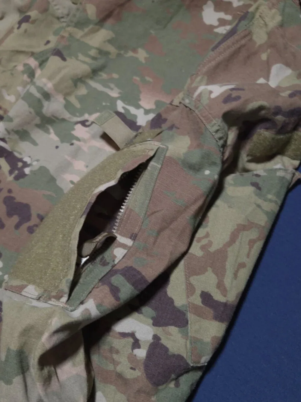 USGI Dept of the Army Combat Uniform Coat Unisex 8415-01-598-9987 Medium Regular